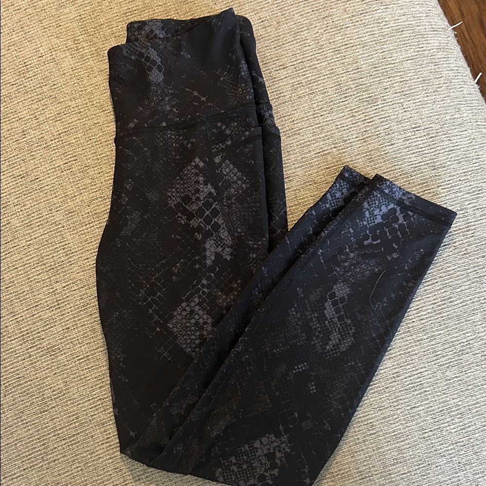 Old Navy Black Snake Print Leggings